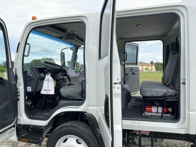 2025 Isuzu NRR Crew Cab GAS 16&apos; Dry Box Truck with 2,000 Railgate Homestead FL