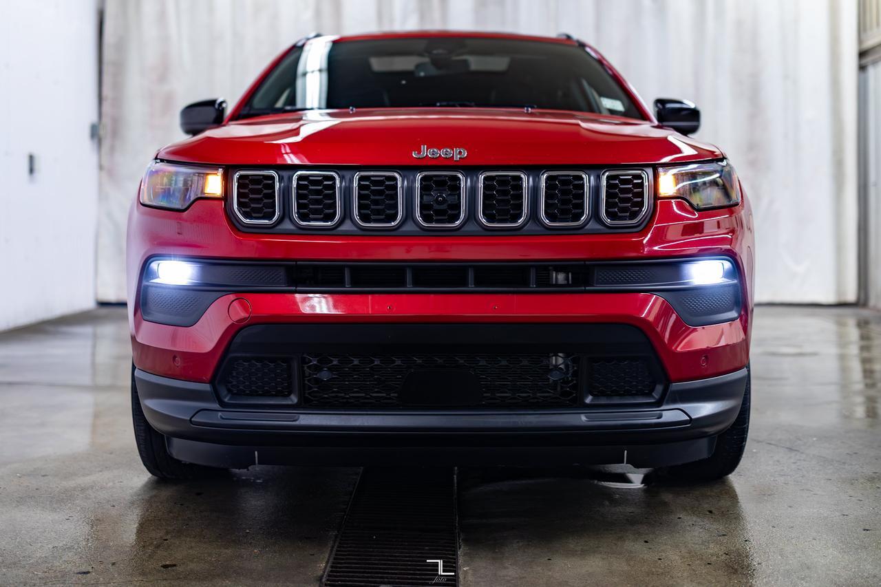 2025 Jeep Compass 4x4 North Roof Nav BCam Red Deer AB