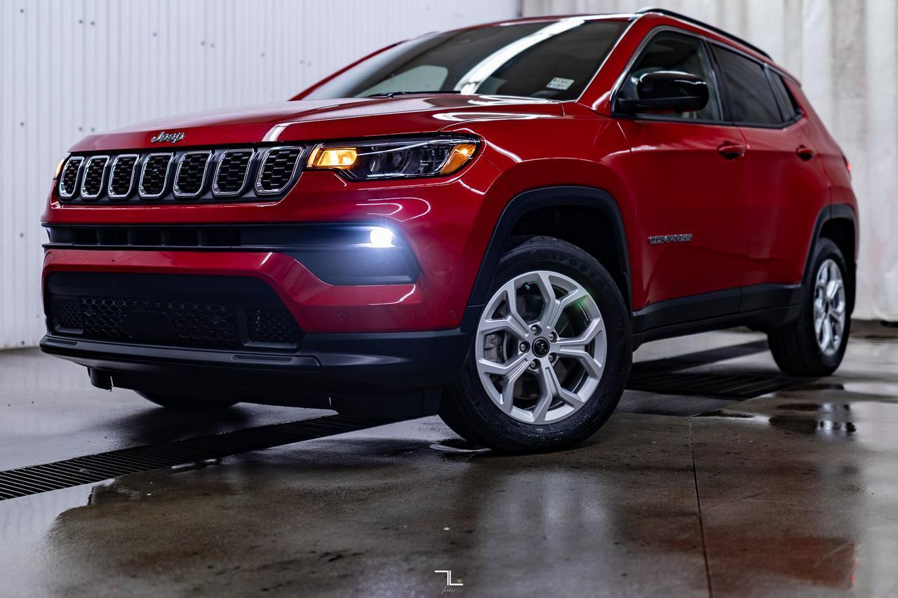 2025 Jeep Compass 4x4 North Roof Nav BCam Red Deer AB