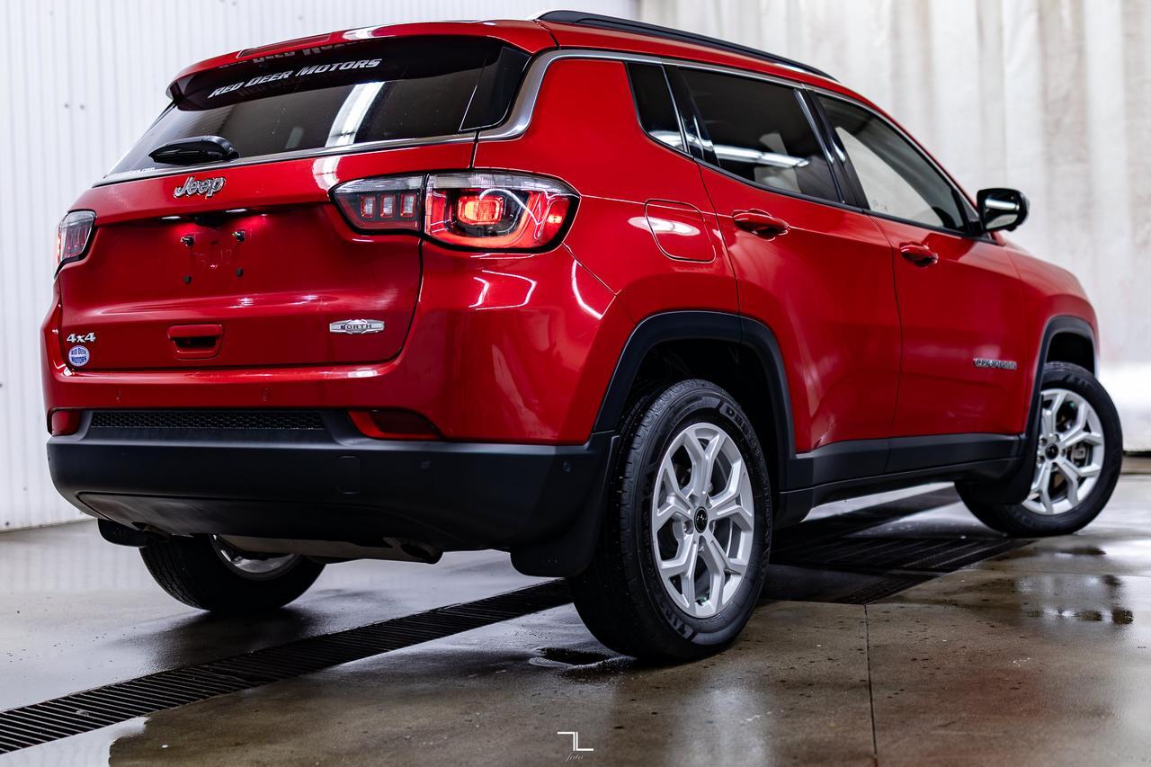 2025 Jeep Compass 4x4 North Roof Nav BCam Red Deer AB
