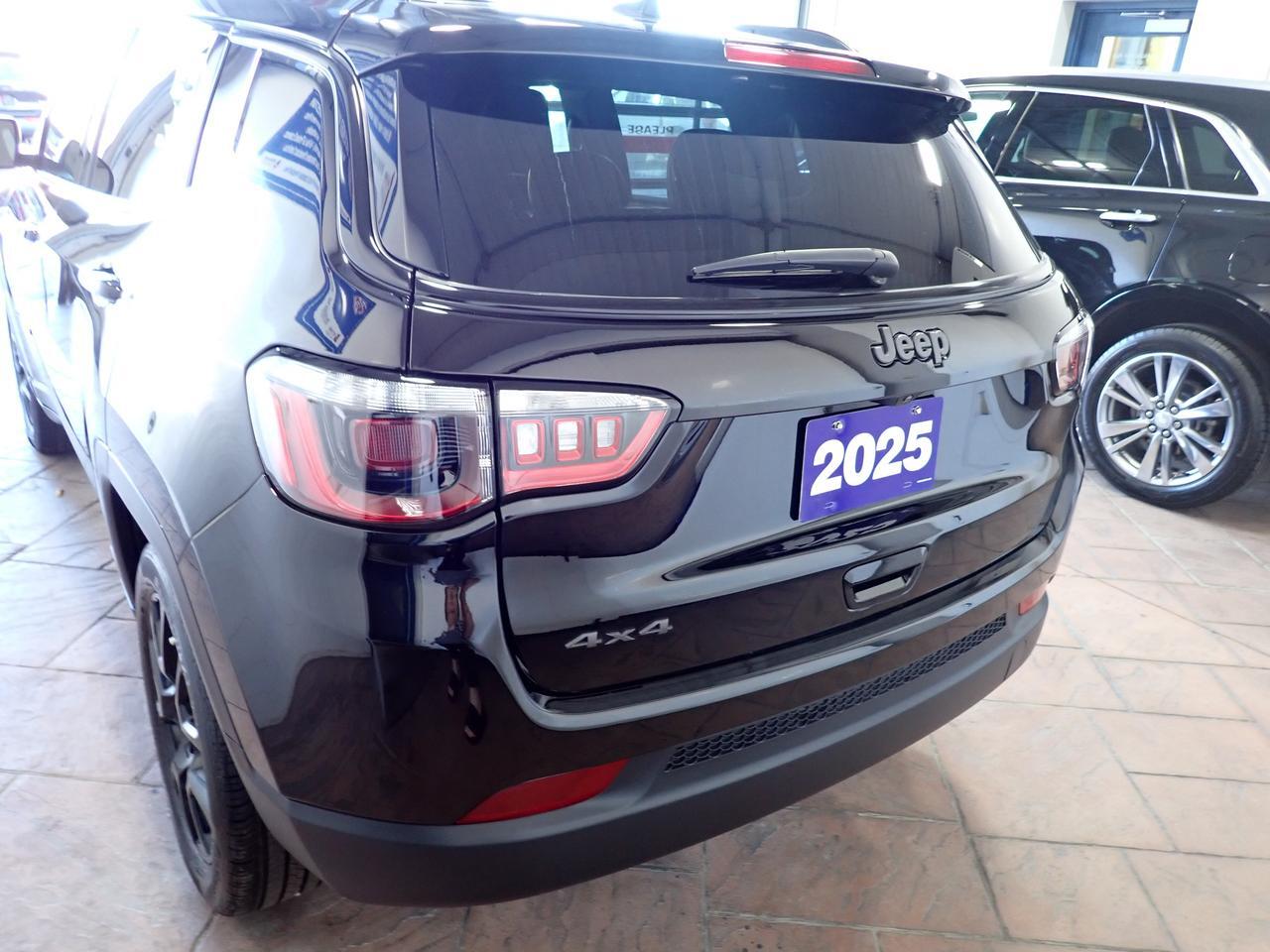 2025 Jeep Compass Altitude 4X4 LEATHER NAVI Listowel ON