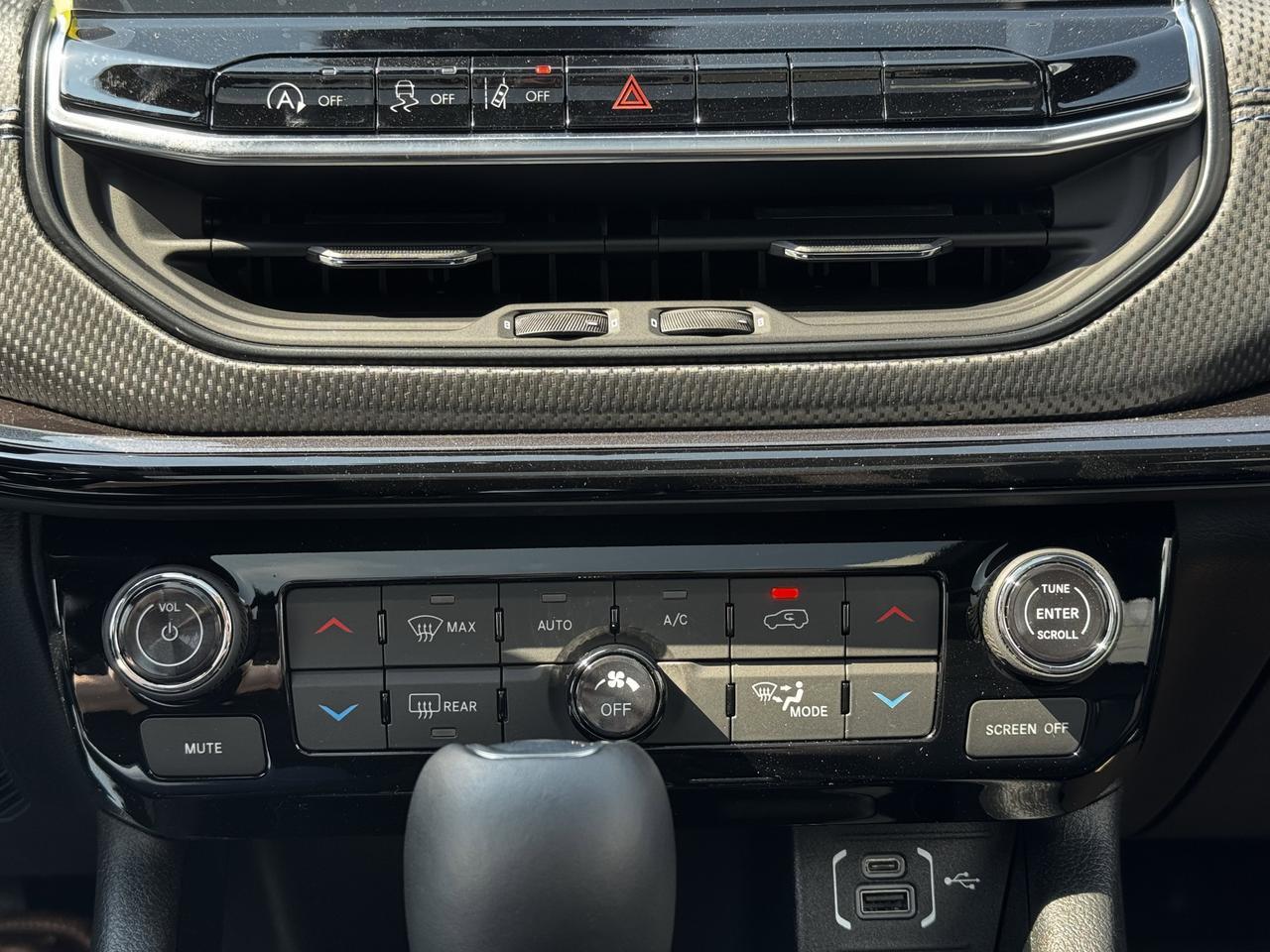 2025 Jeep Compass Altitude 4x4 | 2L Turbo | Sunroof | Power Liftgate | Backup Camera Redwater AB