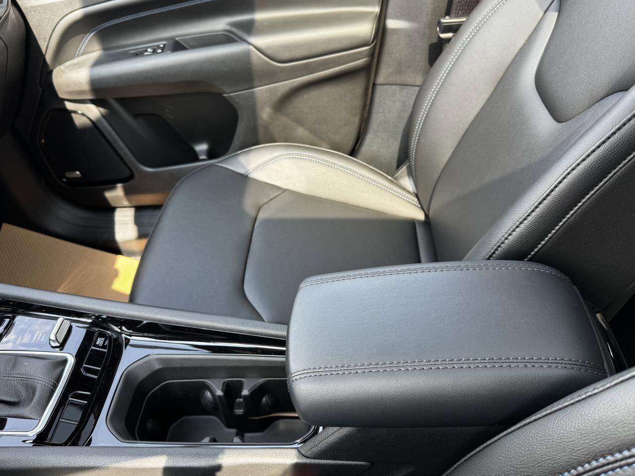 2025 Jeep Compass Altitude 4x4 | 2L Turbo | Sunroof | Power Liftgate | Backup Camera Redwater AB