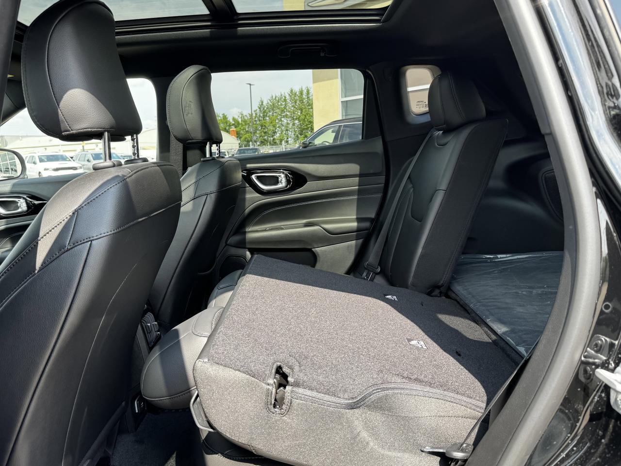 2025 Jeep Compass Altitude 4x4 | 2L Turbo | Sunroof | Power Liftgate | Backup Camera Redwater AB