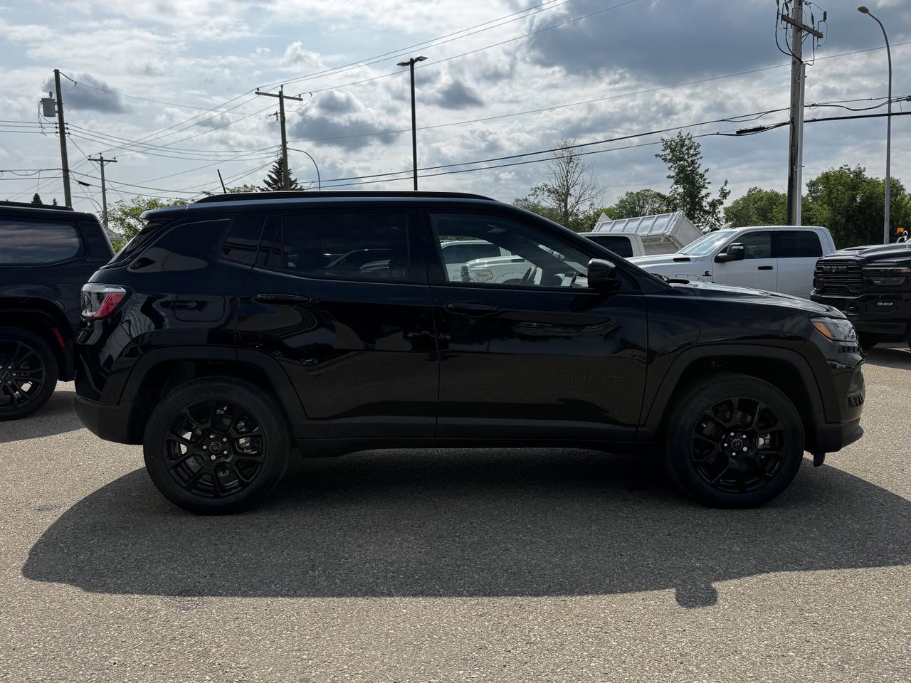 2025 Jeep Compass Altitude 4x4 | 2L Turbo | Sunroof | Power Liftgate | Backup Camera Redwater AB