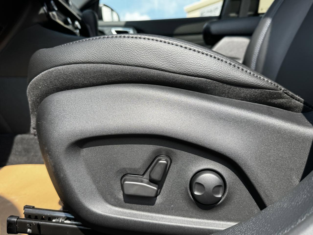 2025 Jeep Compass Altitude 4x4 | 2L Turbo | Sunroof | Power Liftgate | Backup Camera Redwater AB