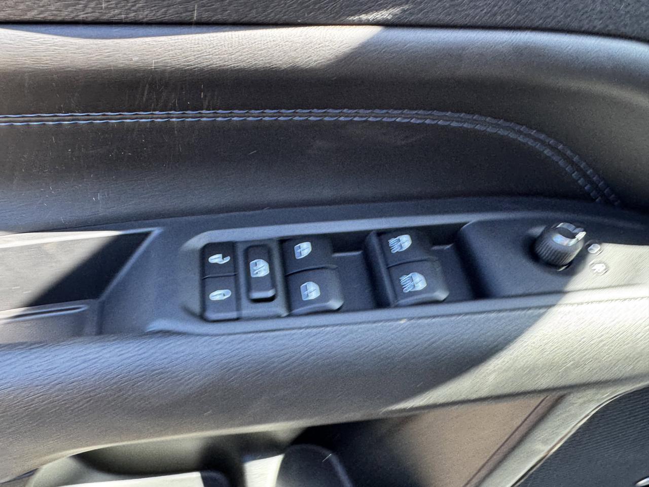 2025 Jeep Compass Altitude 4x4 SUV | Turbocharged Engine | Leatherette Seats | Power Liftgate | Backup Camera Redwater AB