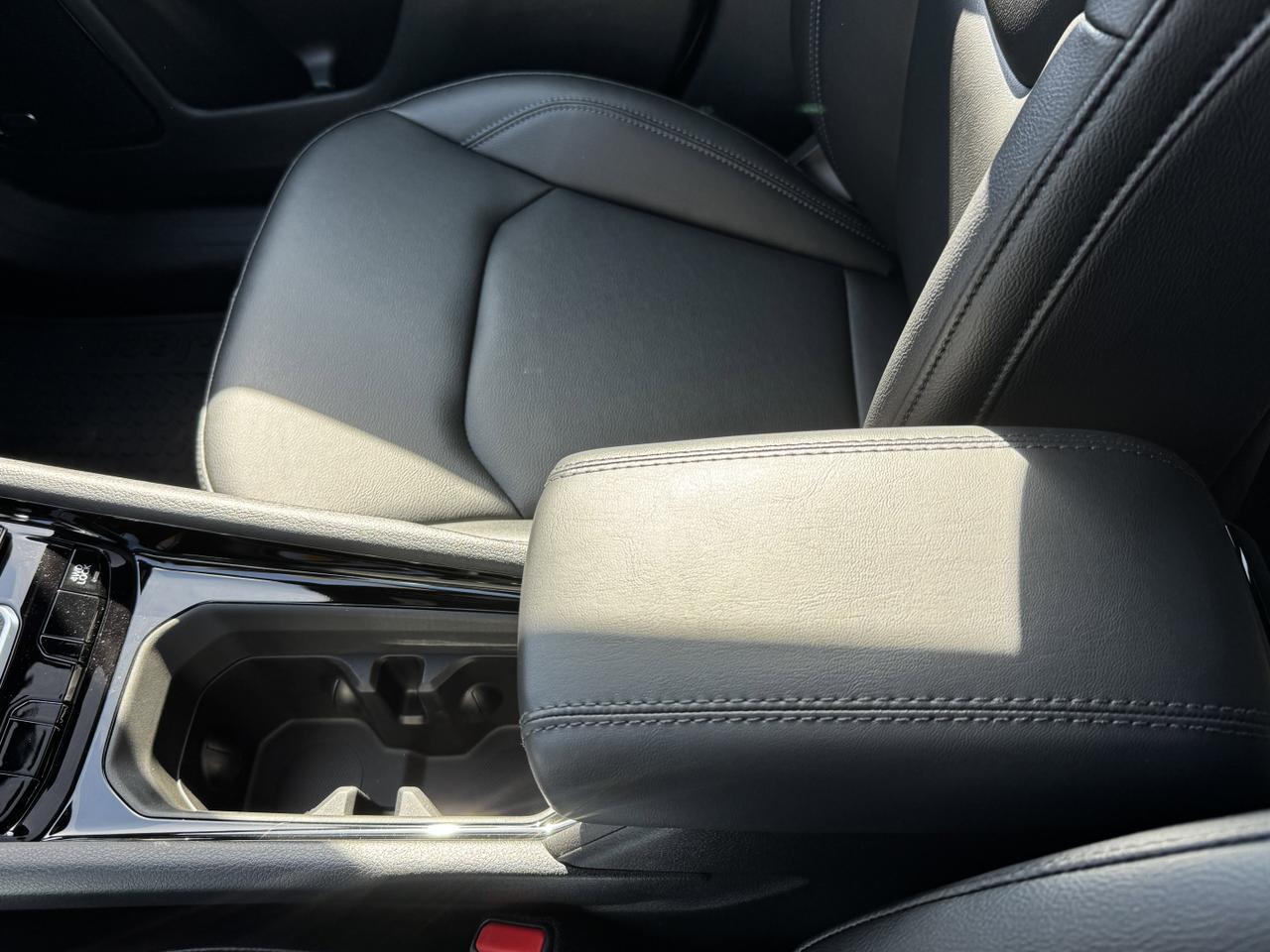 2025 Jeep Compass Altitude 4x4 SUV | Turbocharged Engine | Leatherette Seats | Power Liftgate | Backup Camera Redwater AB