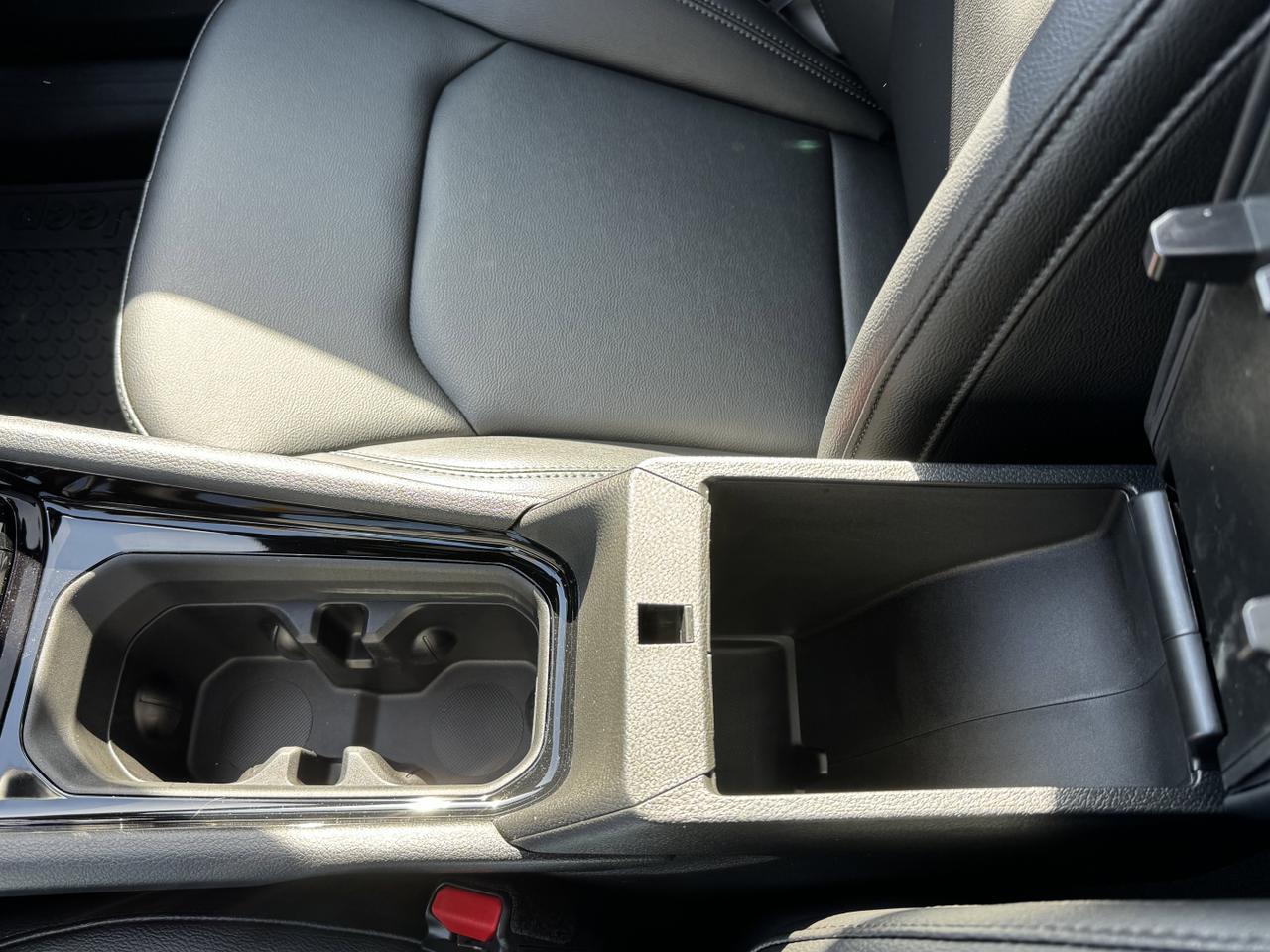 2025 Jeep Compass Altitude 4x4 SUV | Turbocharged Engine | Leatherette Seats | Power Liftgate | Backup Camera Redwater AB