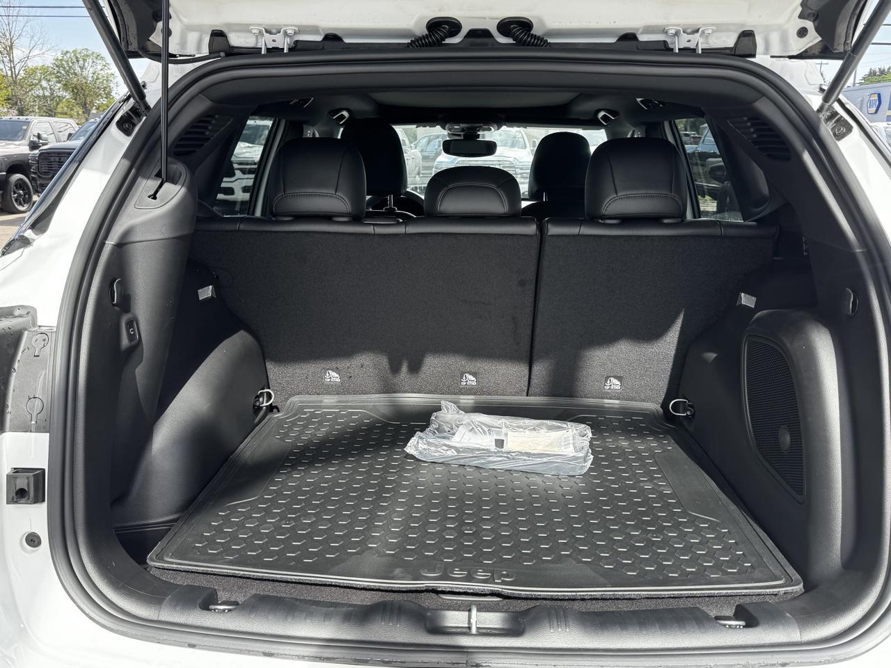 2025 Jeep Compass Altitude 4x4 SUV | Turbocharged Engine | Leatherette Seats | Power Liftgate | Backup Camera Redwater AB