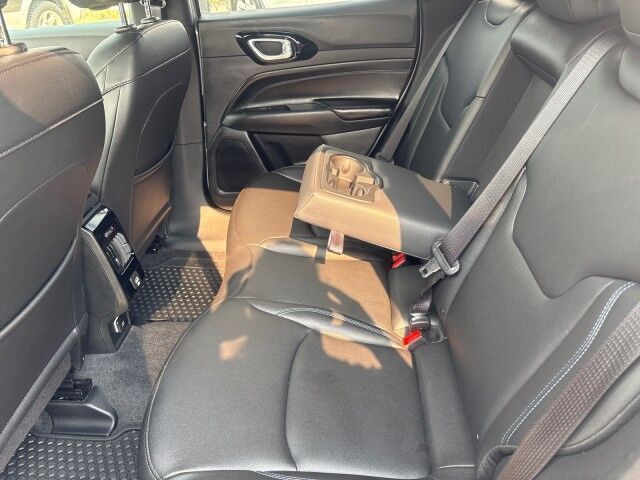 2025 Jeep Compass Altitude Whitecourt AB