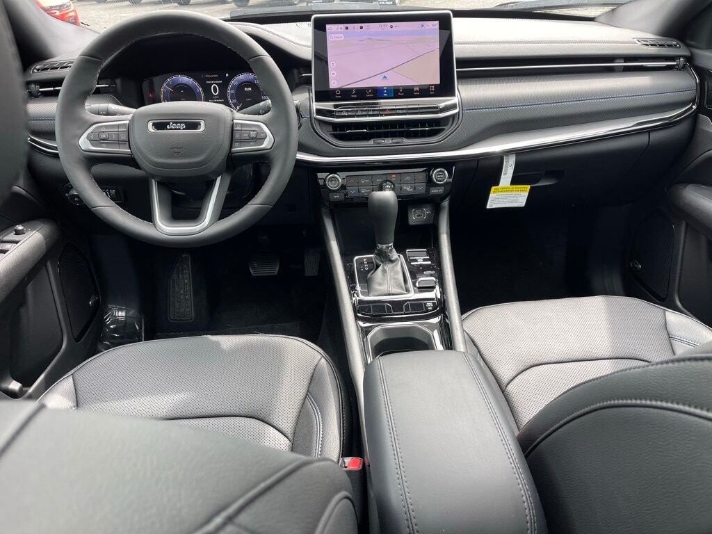 2025 Jeep Compass LIMITED 4X4 Orange MA