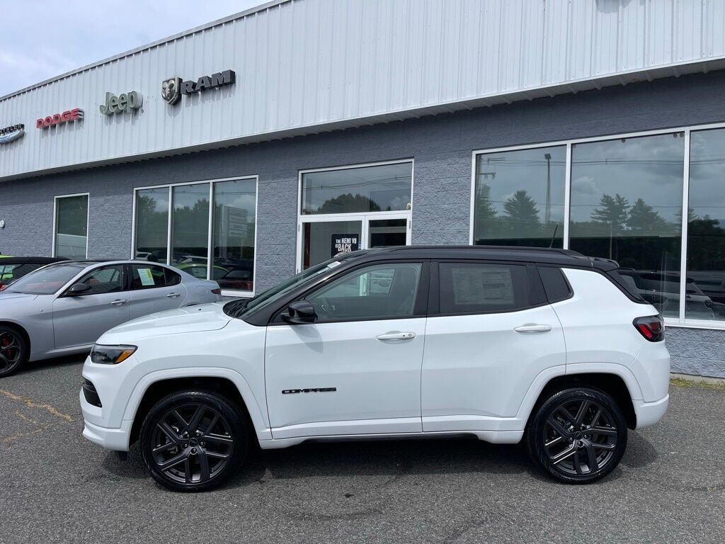 2025 Jeep Compass LIMITED 4X4 Orange MA