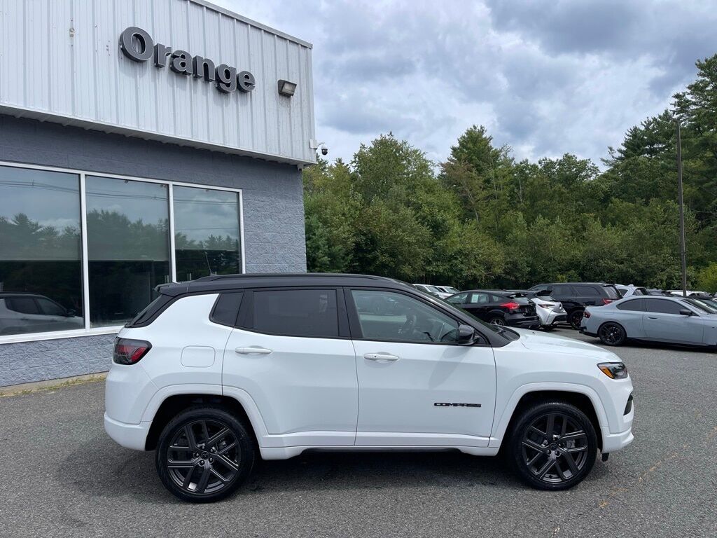 2025 Jeep Compass LIMITED 4X4 Orange MA