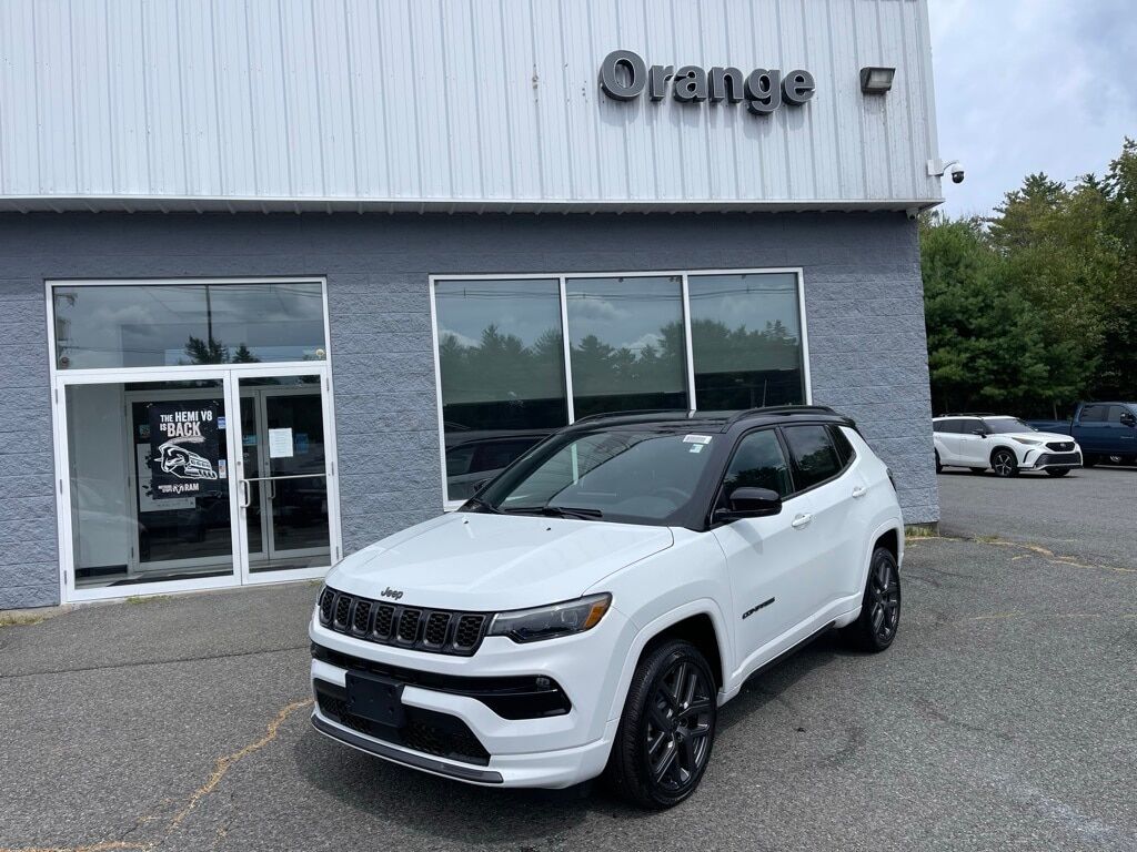 2025 Jeep Compass LIMITED 4X4 Orange MA