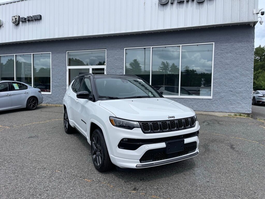 2025 Jeep Compass LIMITED 4X4 Orange MA