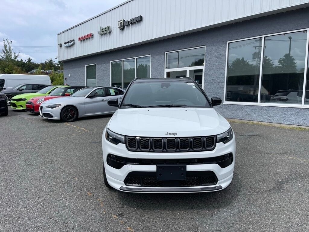 2025 Jeep Compass LIMITED 4X4 Orange MA