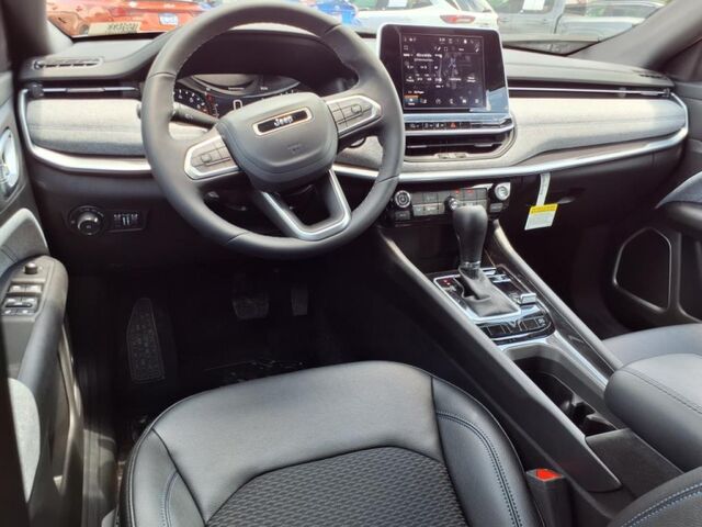 2025 Jeep Compass Latitude  TX
