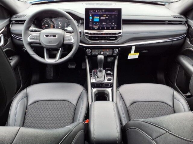 2025 Jeep Compass Latitude  TX