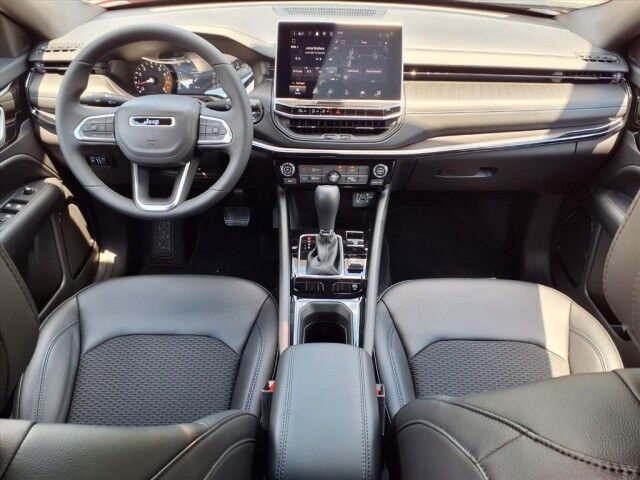 2025 Jeep Compass Latitude  TX