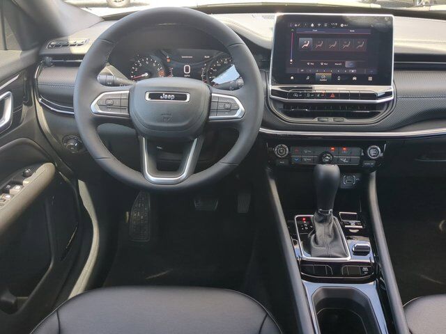 2025 Jeep Compass Latitude Appleton WI