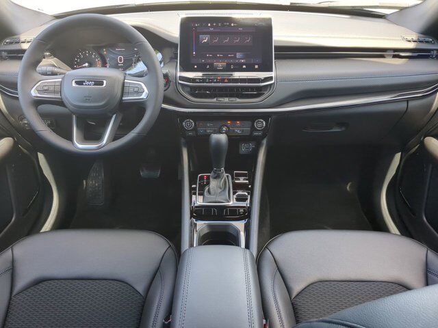 2025 Jeep Compass Latitude Appleton WI