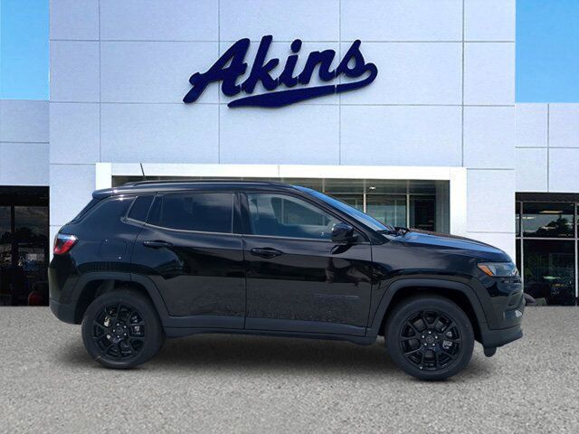 2025 Jeep Compass Latitude Appleton WI