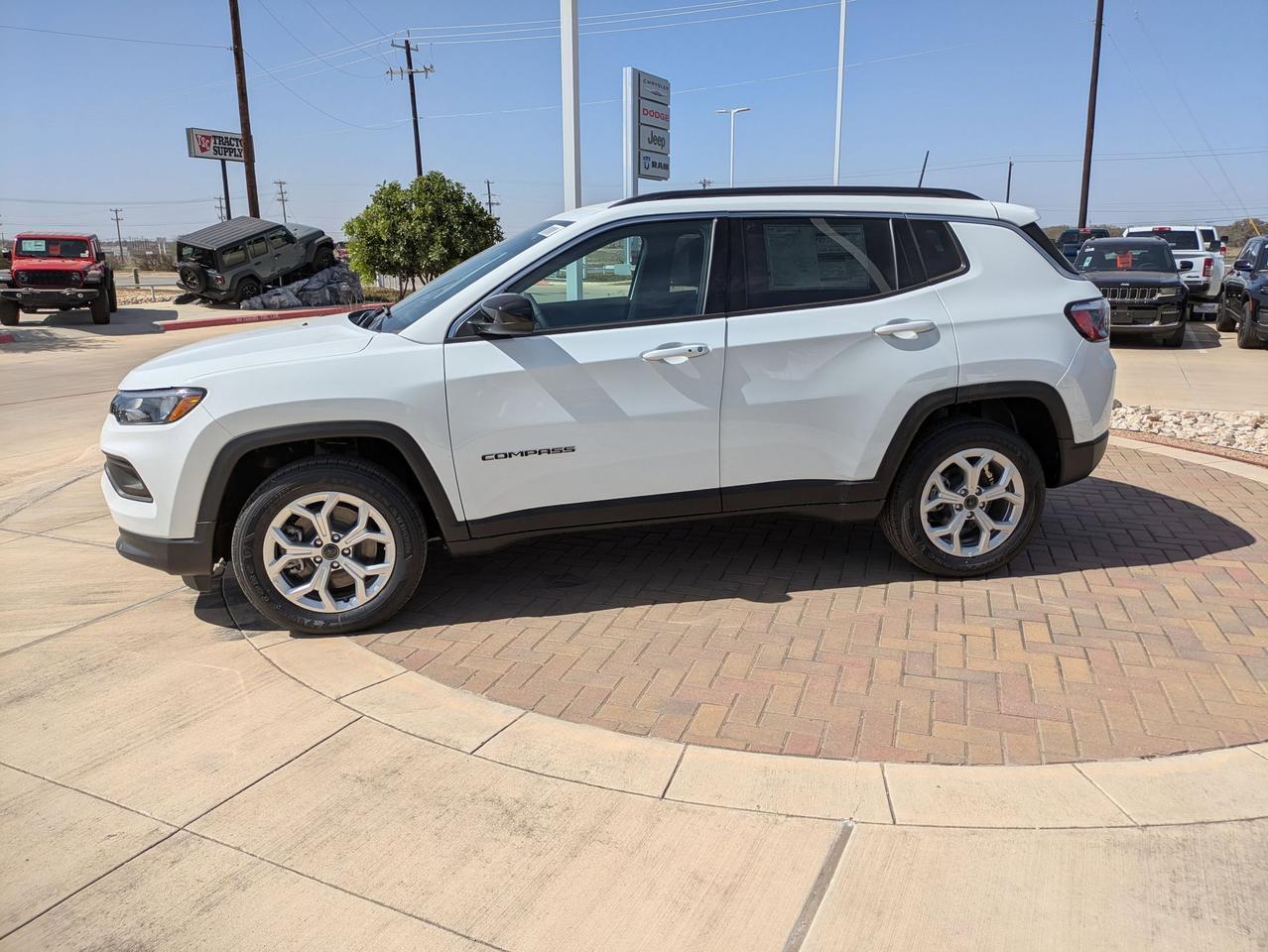 2025 Jeep Compass Latitude Castroville TX