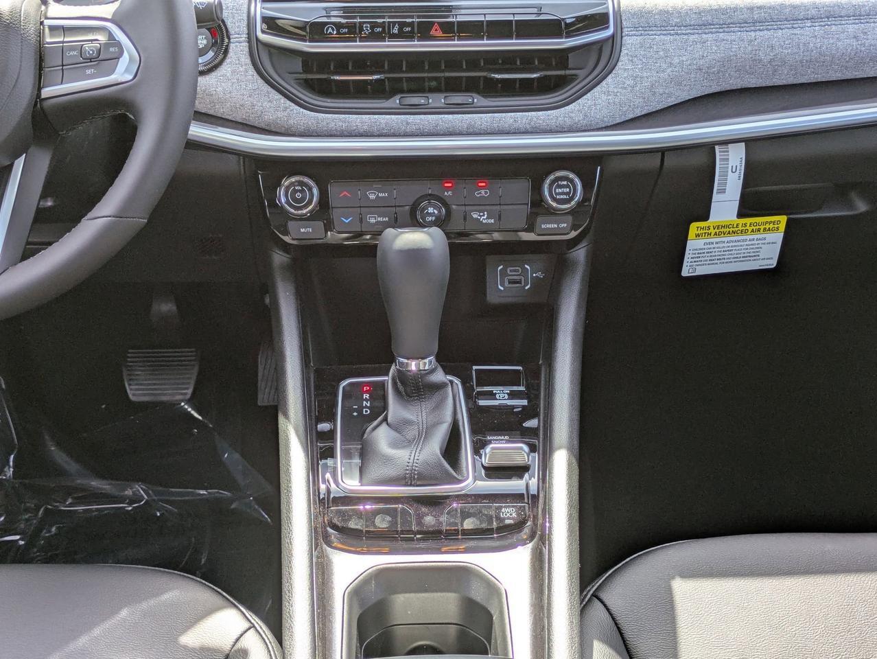 2025 Jeep Compass Latitude Castroville TX