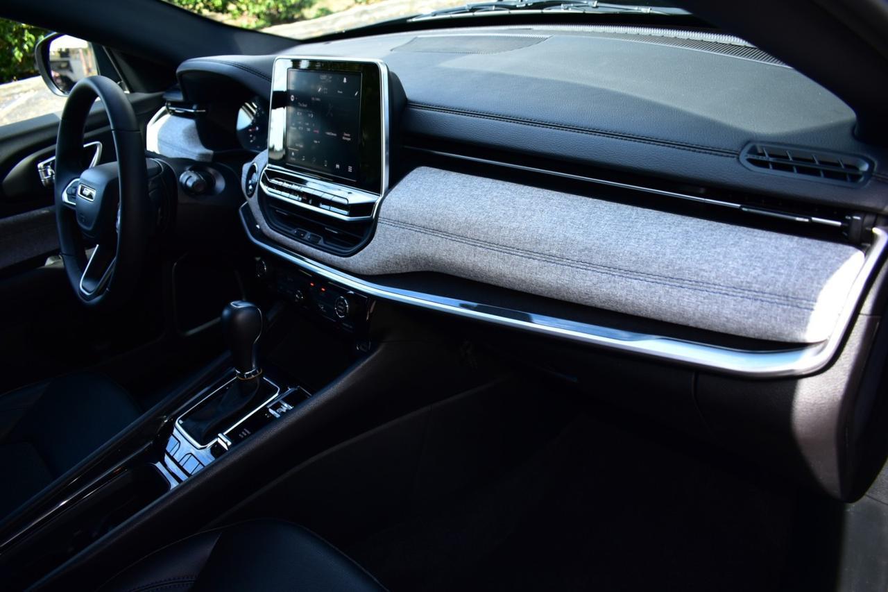 2025 Jeep Compass Latitude Tampa FL