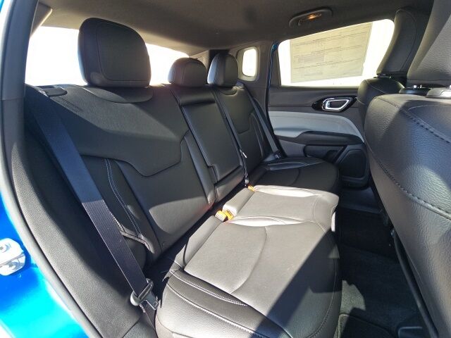 2025 Jeep Compass Limited photo 9