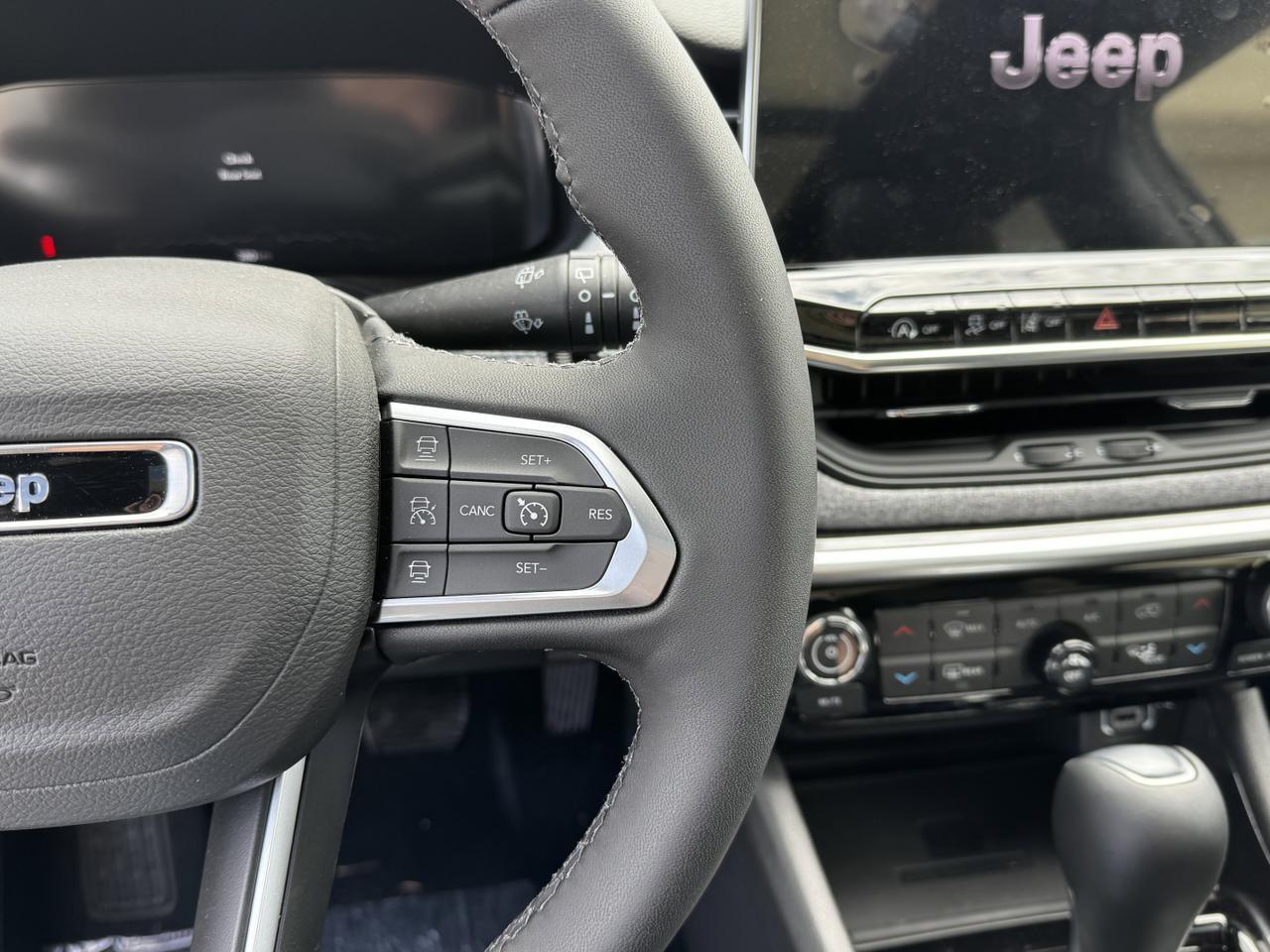 2025 Jeep Compass North 4x4 | 2L Turbo | Pano Sunroof | NAV | Power Liftgate Redwater AB