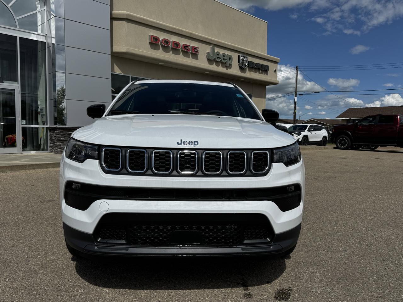 2025 Jeep Compass North 4x4 | 2L Turbo | Pano Sunroof | NAV | Power Liftgate Redwater AB