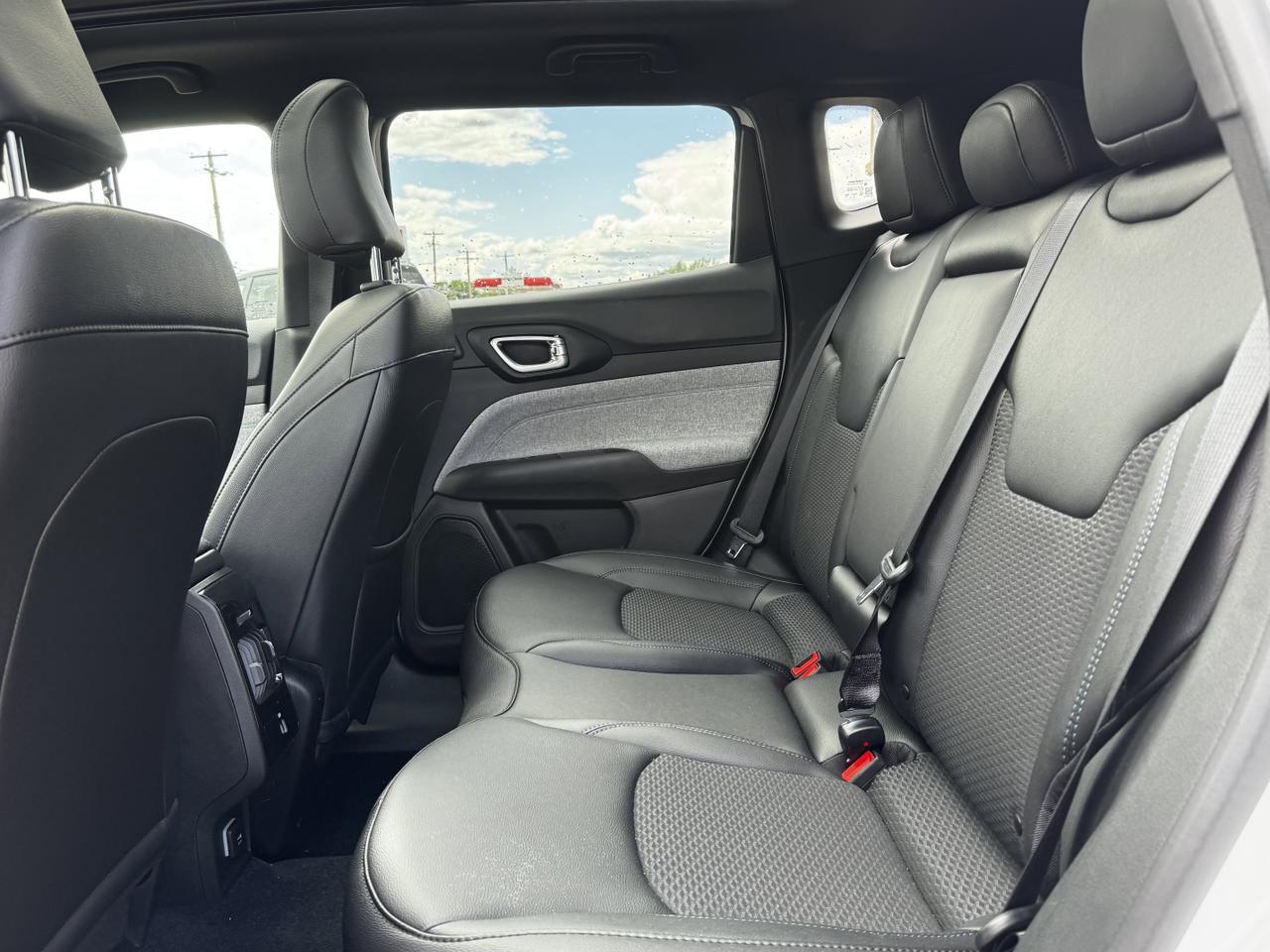 2025 Jeep Compass North 4x4 | 2L Turbo | Pano Sunroof | NAV | Power Liftgate Redwater AB