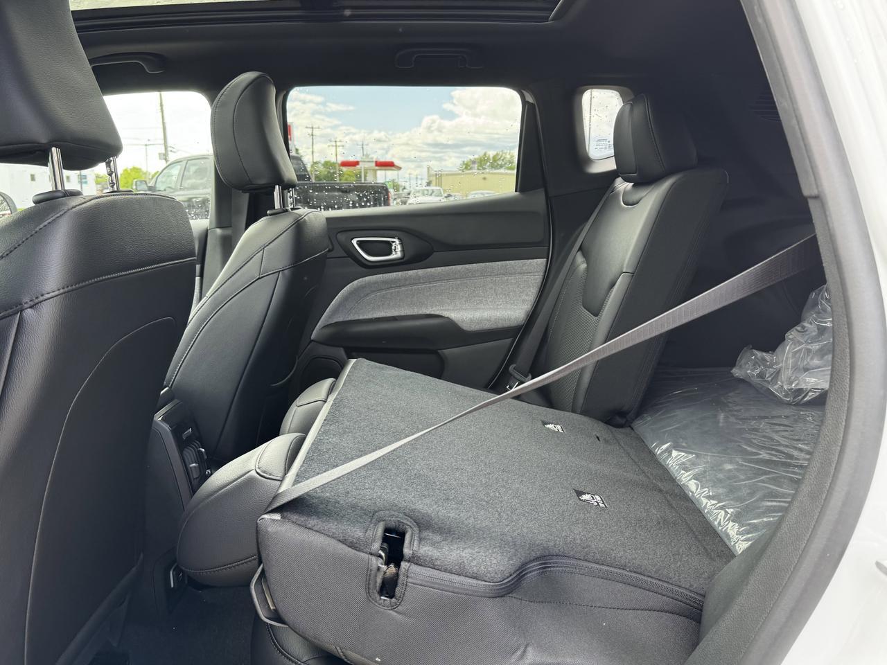 2025 Jeep Compass North 4x4 | 2L Turbo | Pano Sunroof | NAV | Power Liftgate Redwater AB