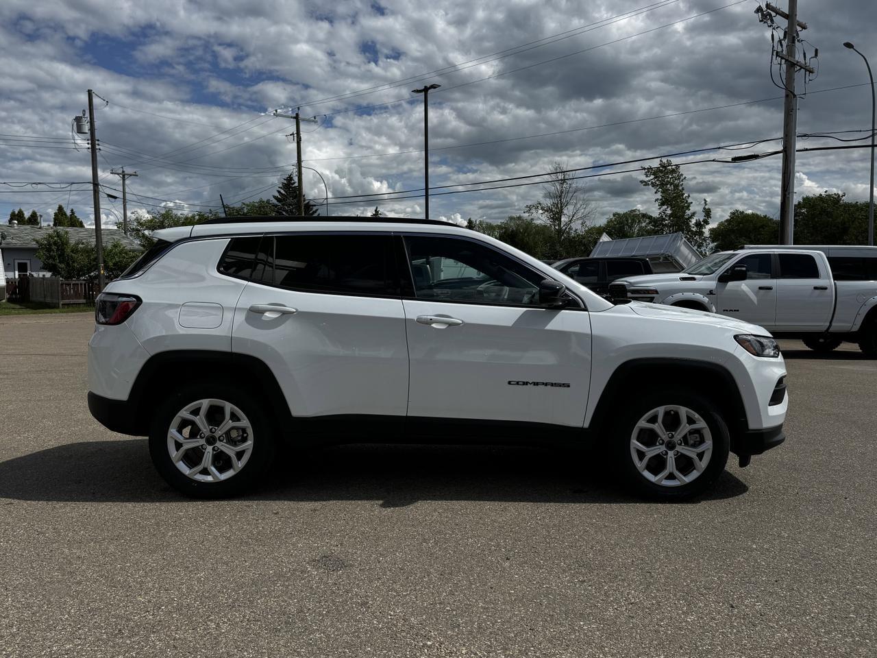 2025 Jeep Compass North 4x4 | 2L Turbo | Pano Sunroof | NAV | Power Liftgate Redwater AB