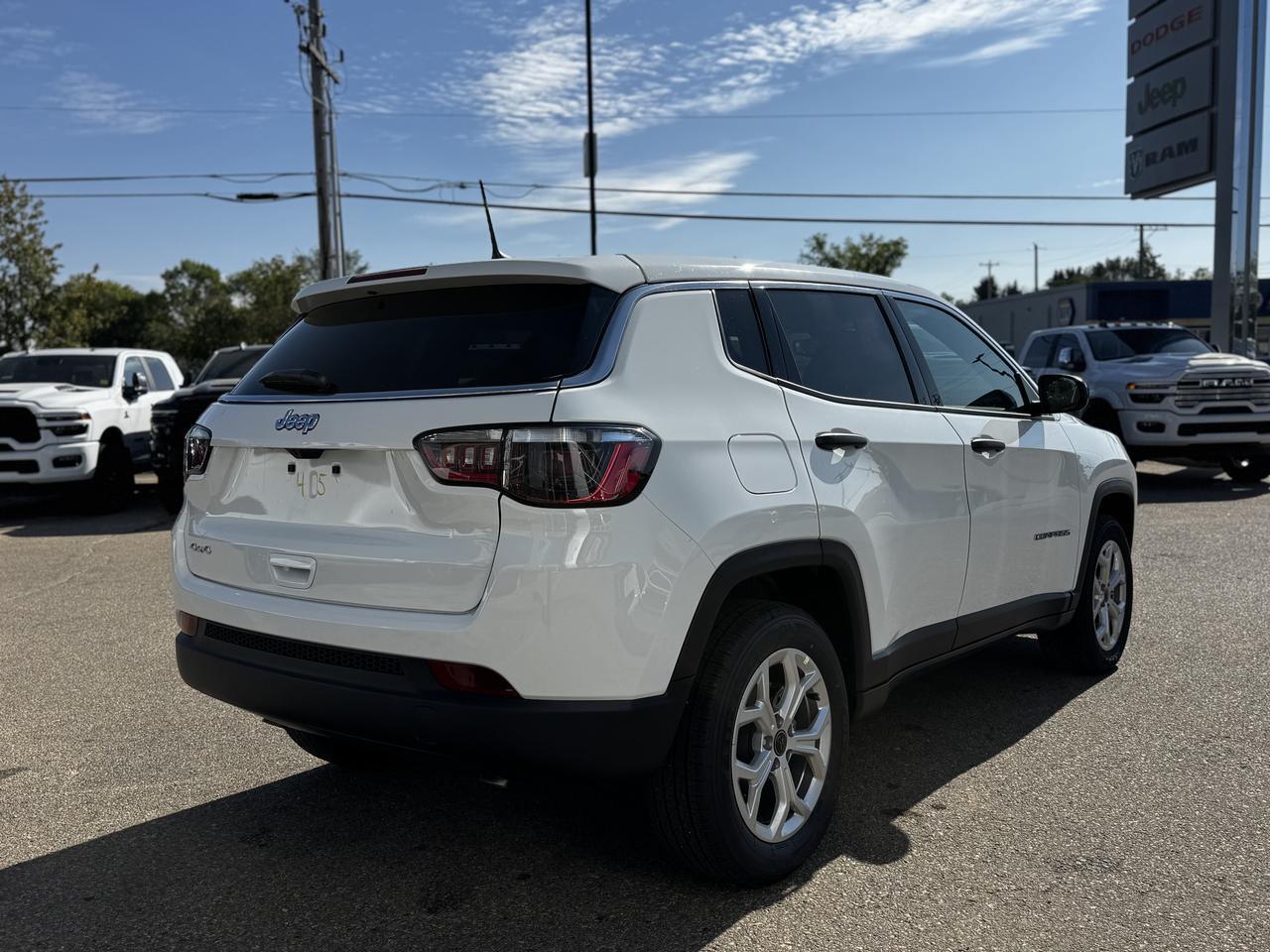 2025 Jeep Compass Sport 4x4 | 2L Turbo | Low KMs | Heated Seats | Rearview Camera | Bluetooth | Towing Capability Redwater AB