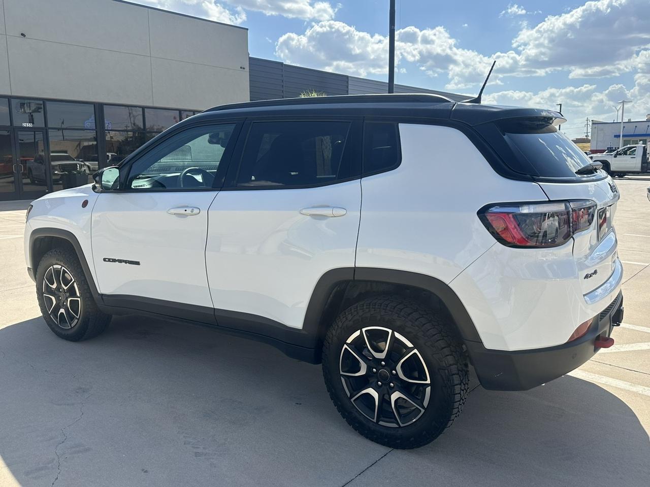 2025 Jeep Compass Trailhawk - Photo 10