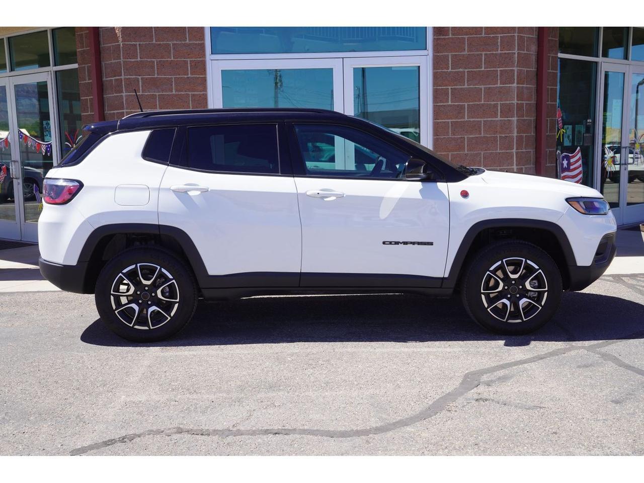 2025 Jeep Compass Trailhawk - Photo 8