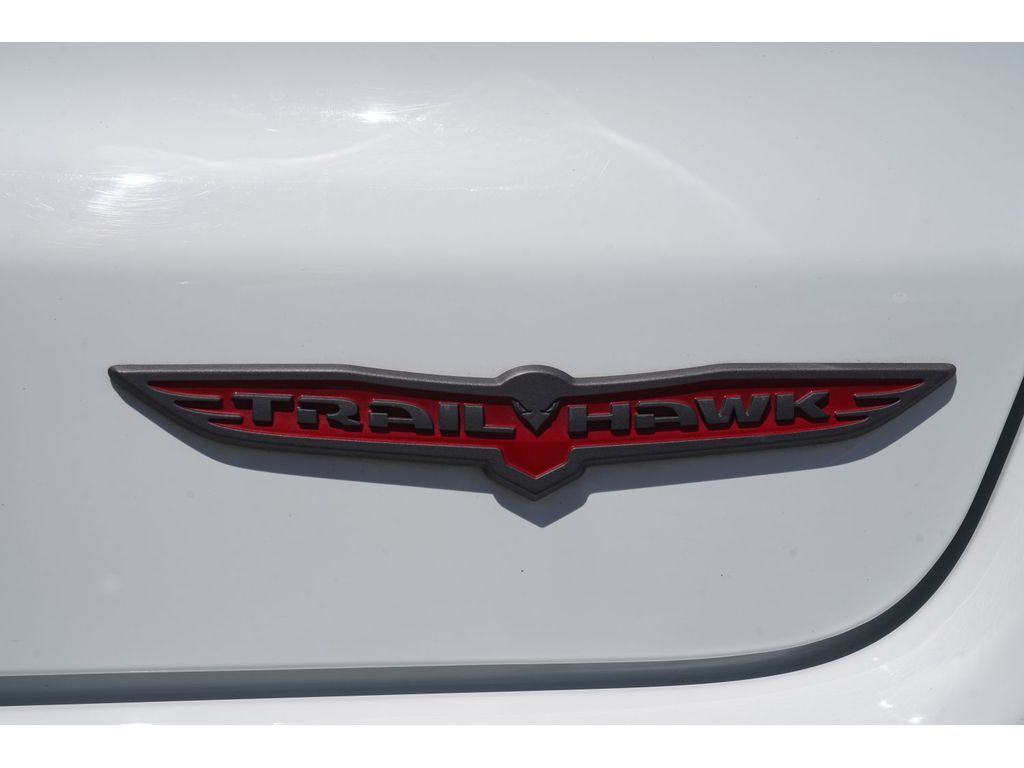 2025 Jeep Compass Trailhawk - Photo 14
