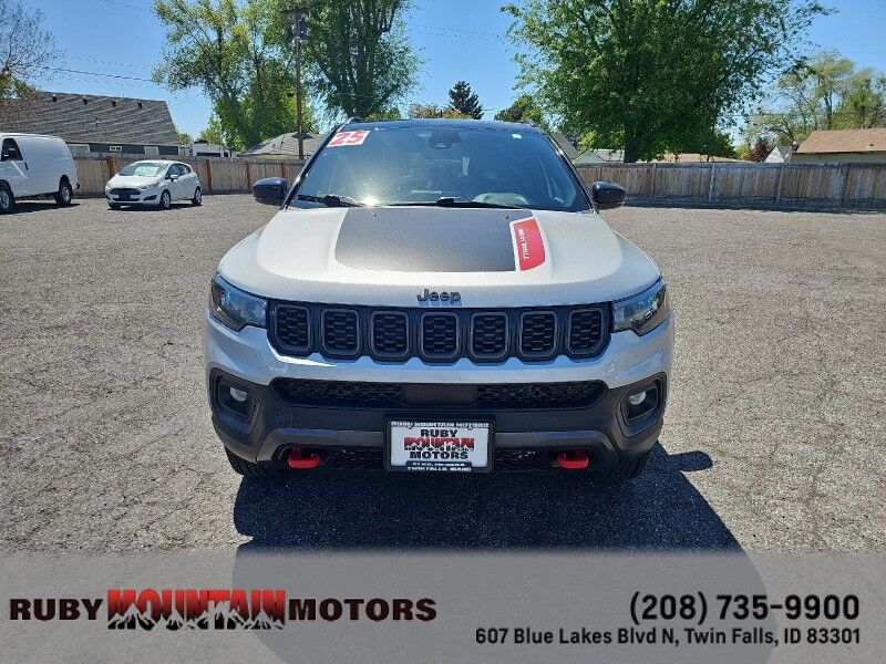 2025 Jeep Compass Trailhawk