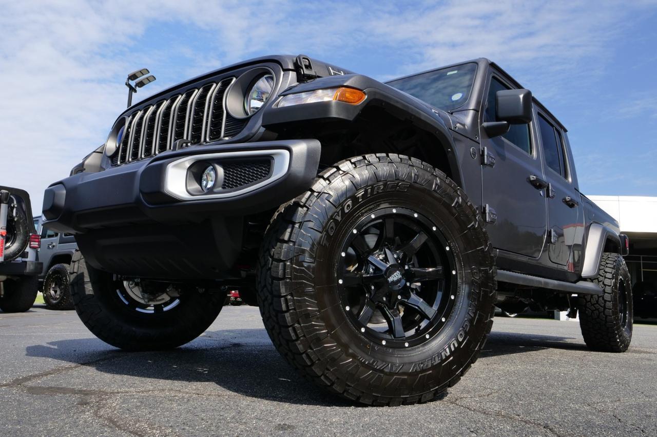 2025 Jeep Gladiator High Tide 4X4 / Wheels & Tires / Convenience Group! Lincolnton NC