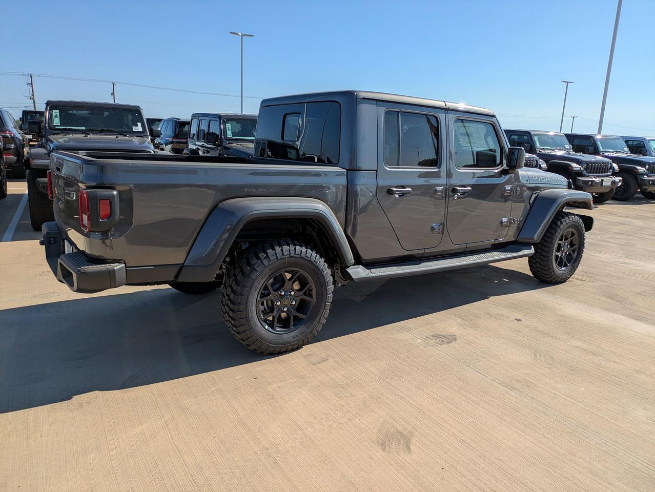 2025 Jeep Gladiator High Tide Castroville TX
