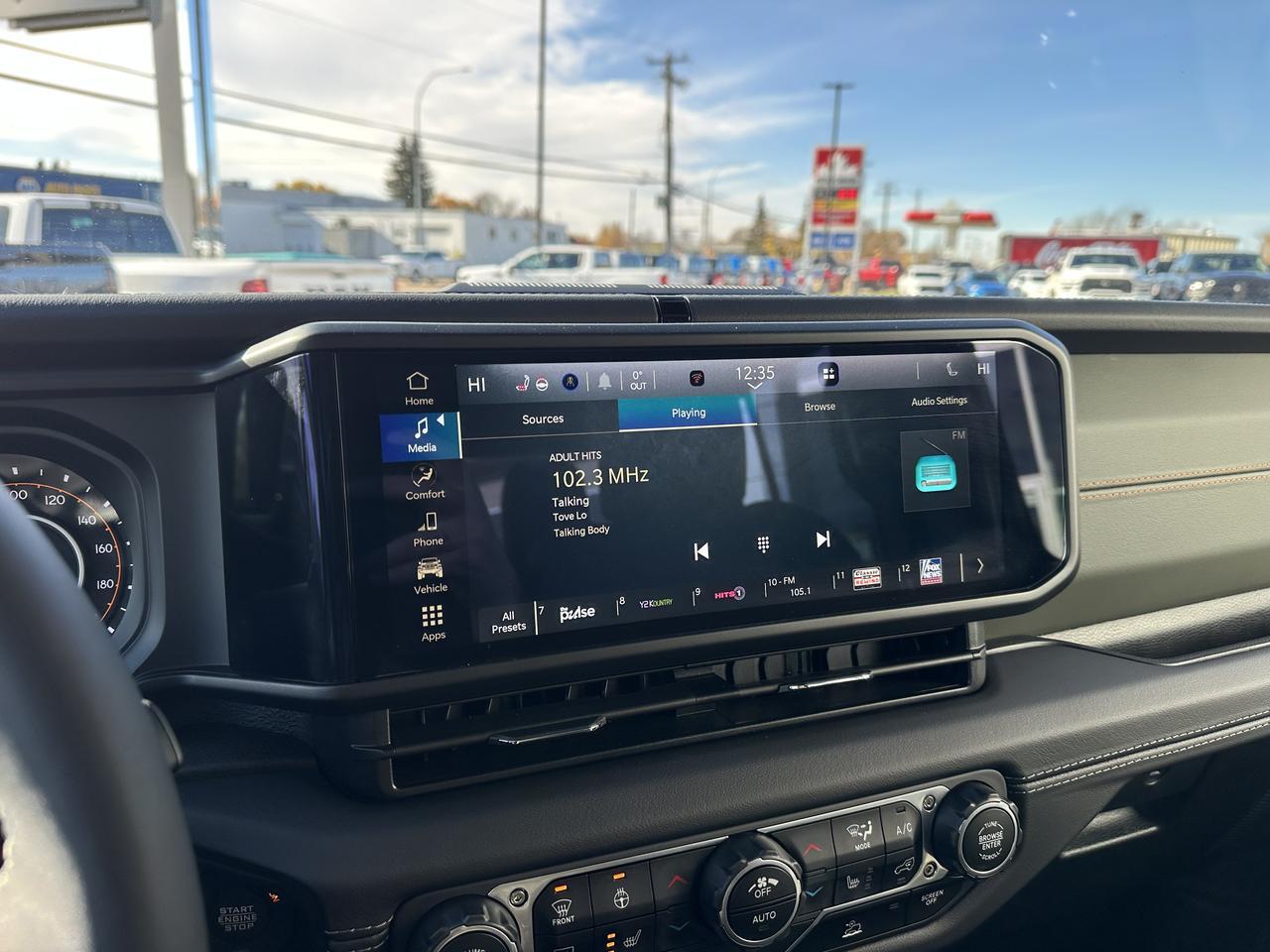 2025 Jeep Gladiator Mojave | FOX Shocks | 4.10 Axle | E-Locker Rear Axle | Leather | Heated Seats | Tow Package Redwater AB