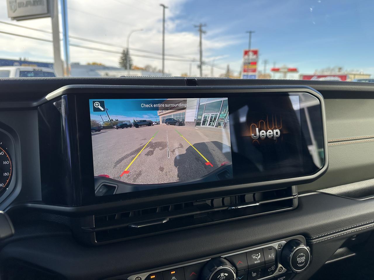 2025 Jeep Gladiator Mojave | FOX Shocks | 4.10 Axle | E-Locker Rear Axle | Leather | Heated Seats | Tow Package Redwater AB