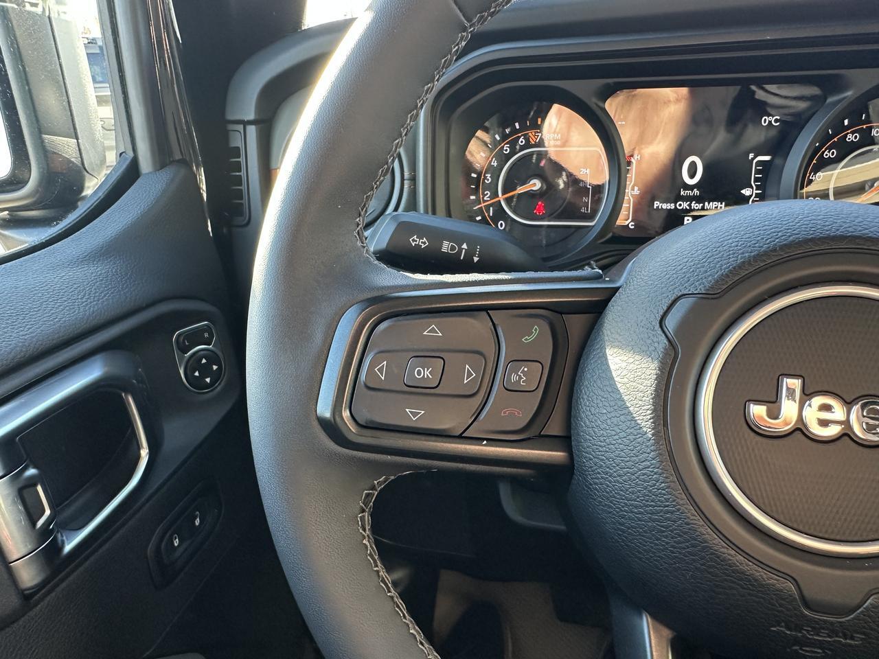 2025 Jeep Gladiator Mojave | FOX Shocks | 4.10 Axle | E-Locker Rear Axle | Leather | Heated Seats | Tow Package Redwater AB