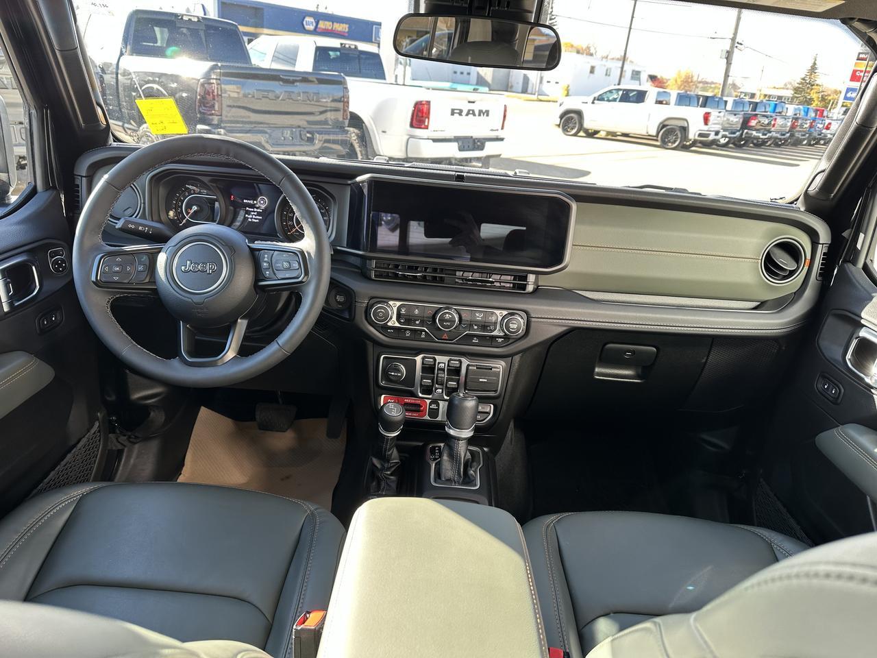 2025 Jeep Gladiator Mojave | FOX Shocks | 4.10 Axle | E-Locker Rear Axle | Leather | Heated Seats | Tow Package Redwater AB