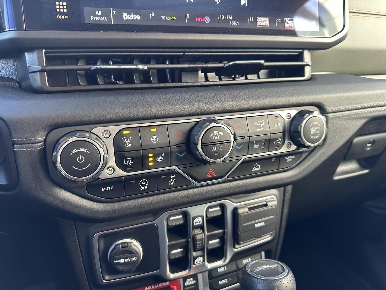 2025 Jeep Gladiator Mojave | FOX Shocks | 4.10 Axle | E-Locker Rear Axle | Leather | Heated Seats | Tow Package Redwater AB
