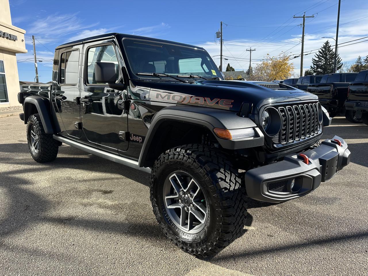 2025 Jeep Gladiator Mojave | FOX Shocks | 4.10 Axle | E-Locker Rear Axle | Leather | Heated Seats | Tow Package Redwater AB