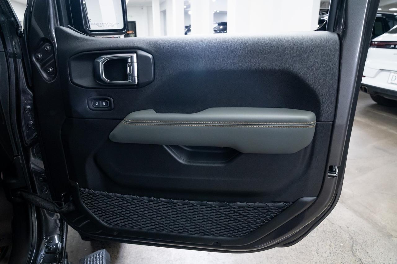 2025 Jeep Gladiator Mojave 1 Owner Package 24A Mojave X 4X4 Portland OR